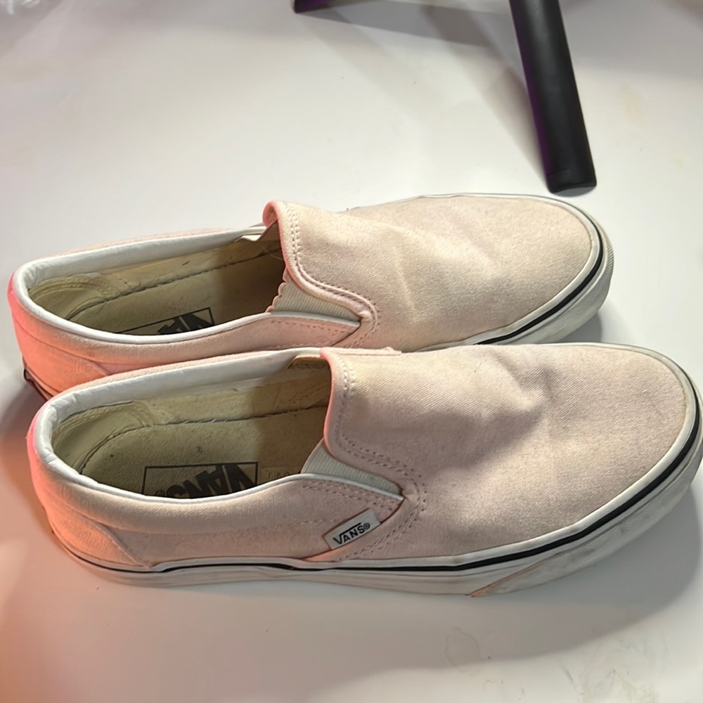 size 9 pink womens vans